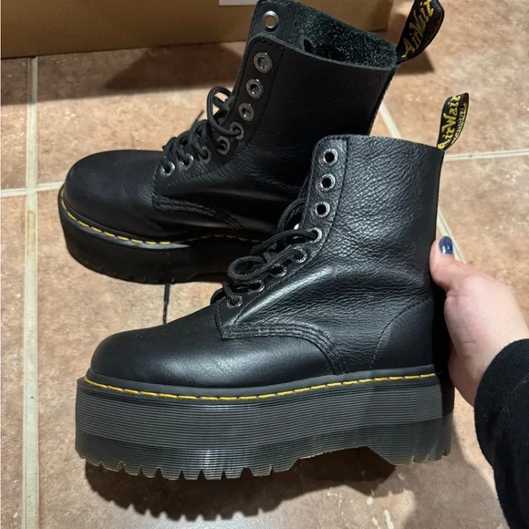 Size 6 black leather 1460 MAX LEATHER PLATFORM BOOTS - Picture 1 of 4